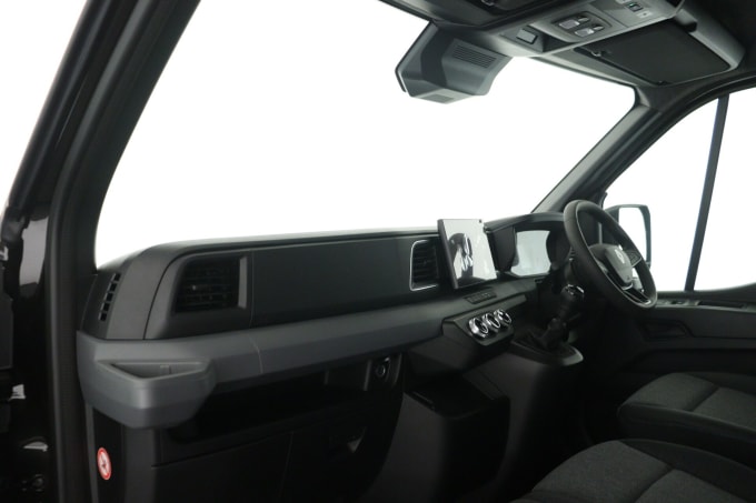 2025 Renault Master