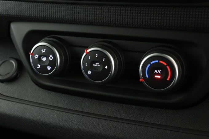 2025 Renault Trafic