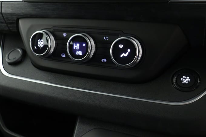 2025 Renault Trafic
