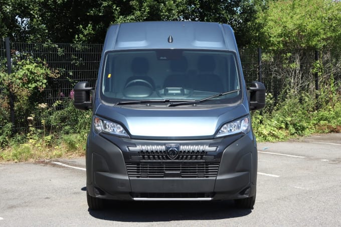 2025 Peugeot Boxer