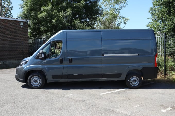 2025 Peugeot Boxer