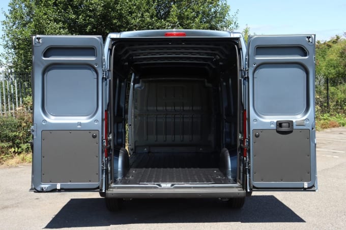 2025 Peugeot Boxer