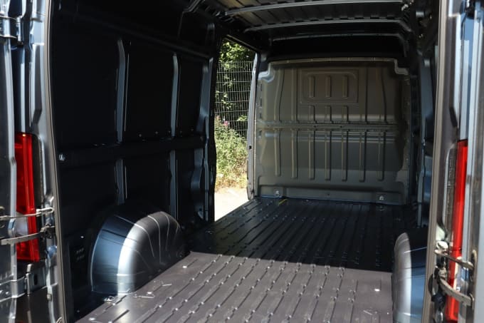 2025 Peugeot Boxer