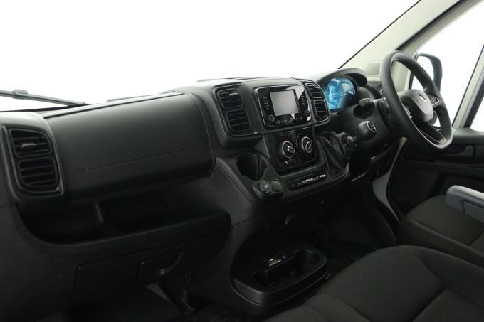 2025 Peugeot Boxer