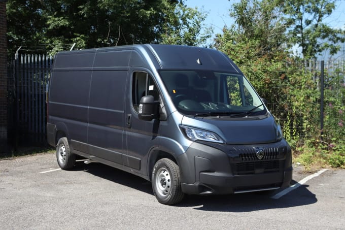 2025 Peugeot Boxer