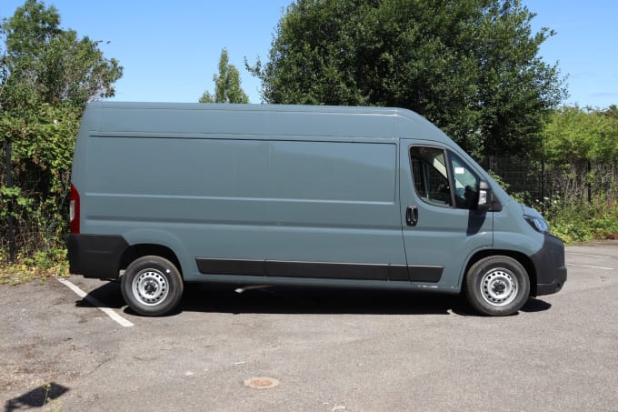 2025 Peugeot Boxer