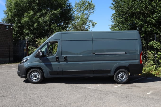 2025 Peugeot Boxer