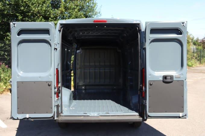 2025 Peugeot Boxer