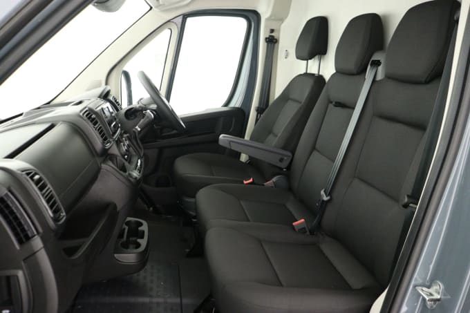 2025 Peugeot Boxer