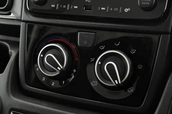 2025 Peugeot Boxer