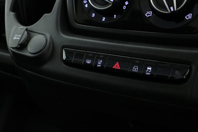2025 Peugeot Boxer
