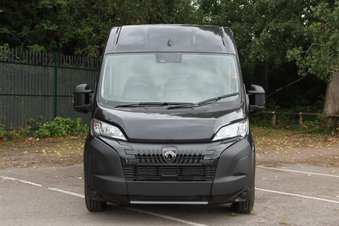 2025 Peugeot Boxer