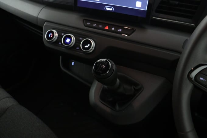 2025 Renault Master