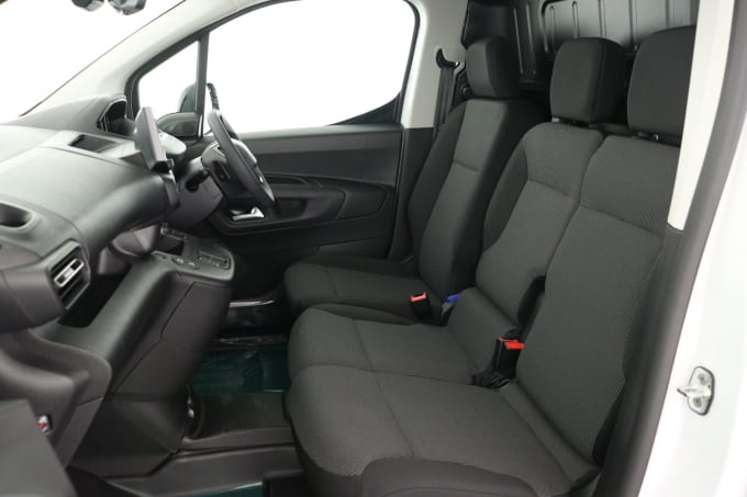 2025 Peugeot Partner
