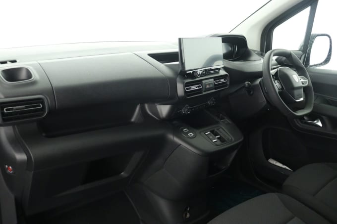 2025 Peugeot Partner