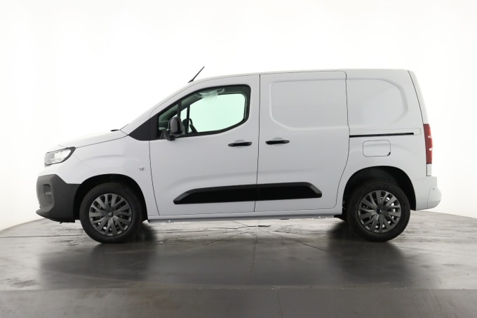 2025 Peugeot Partner