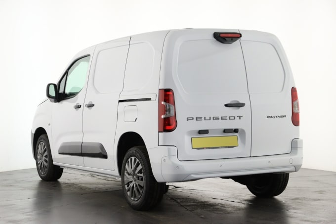 2025 Peugeot Partner
