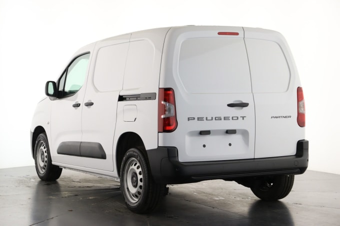 2025 Peugeot Partner