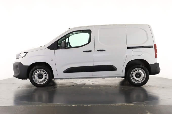 2025 Peugeot Partner