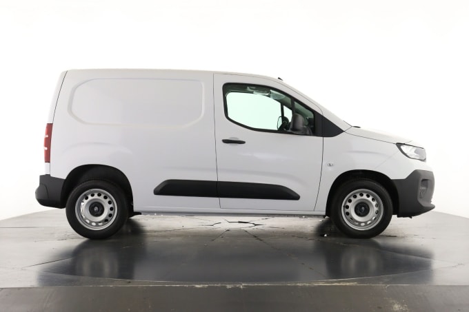 2025 Peugeot Partner