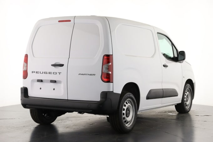 2025 Peugeot Partner