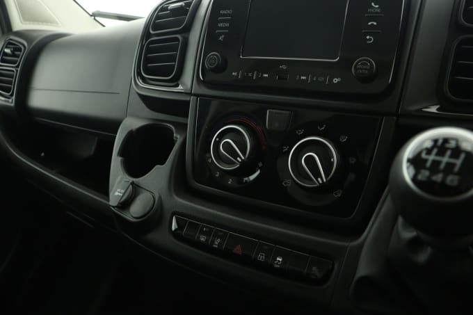 2025 Peugeot Boxer