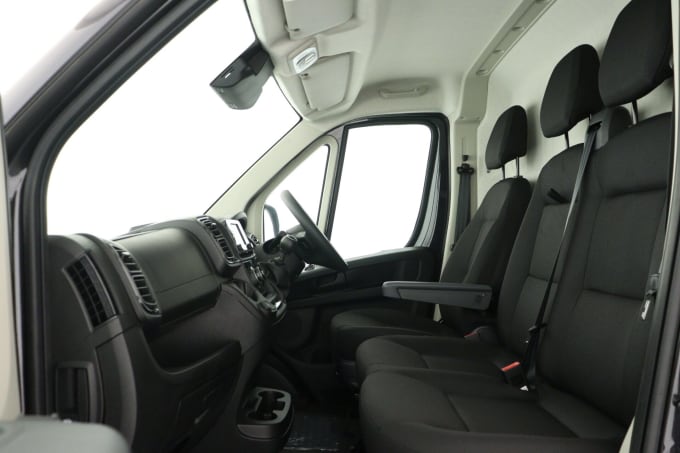 2025 Peugeot Boxer