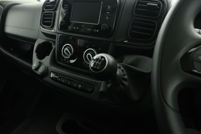 2025 Peugeot Boxer