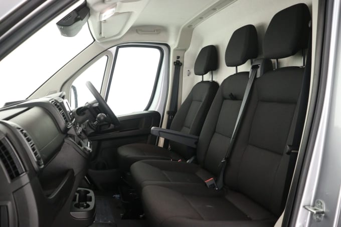 2025 Peugeot Boxer