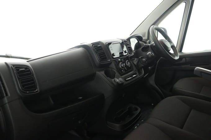 2025 Peugeot Boxer