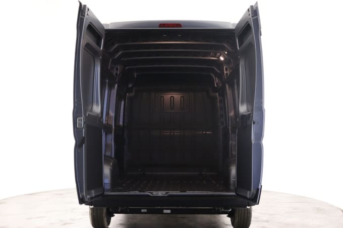 2025 Peugeot Boxer