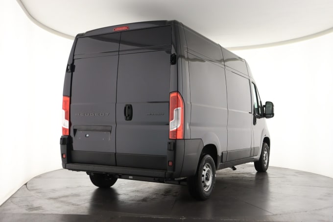 2025 Peugeot Boxer