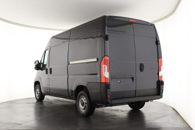 2025 Peugeot Boxer