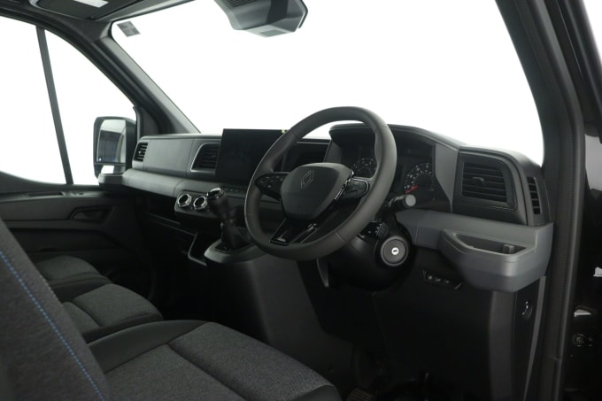 2025 Renault Master