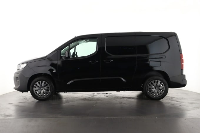 2025 Peugeot Partner