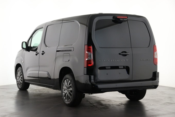 2025 Peugeot Partner
