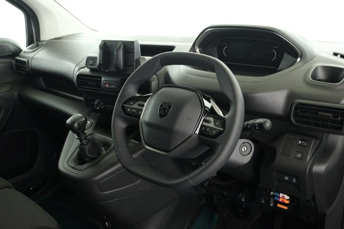 2025 Peugeot Partner