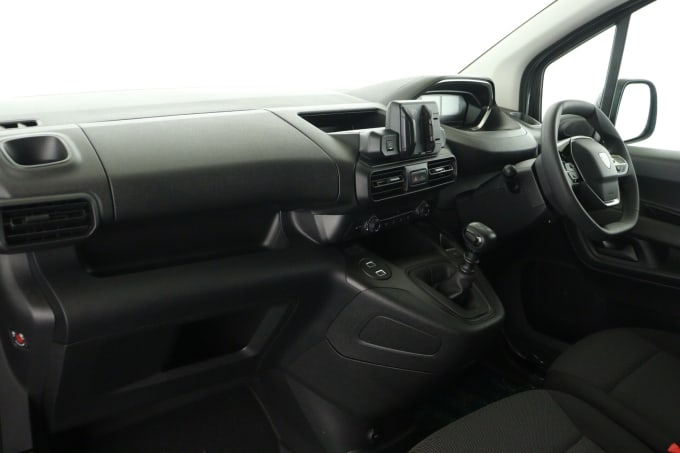 2025 Peugeot Partner