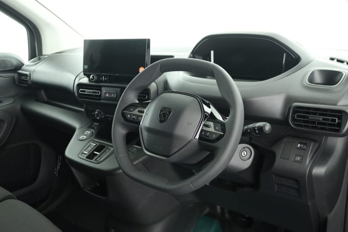 2025 Peugeot Partner