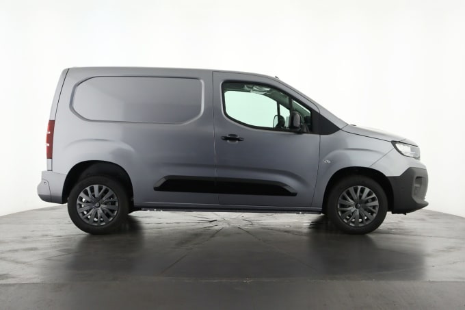 2025 Peugeot Partner