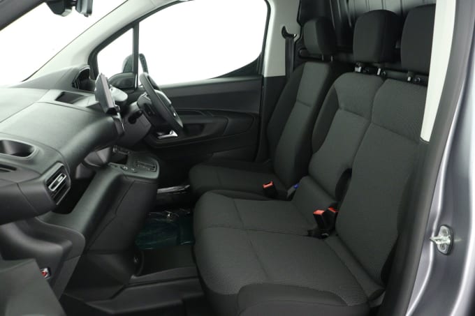 2025 Peugeot Partner