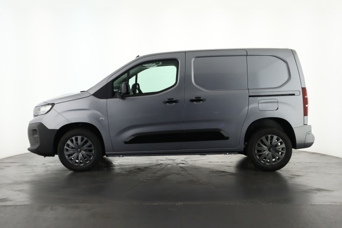 2025 Peugeot Partner