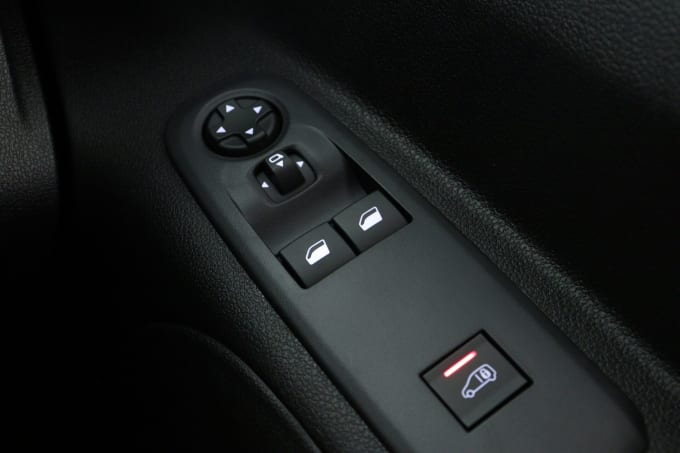 2025 Peugeot Partner
