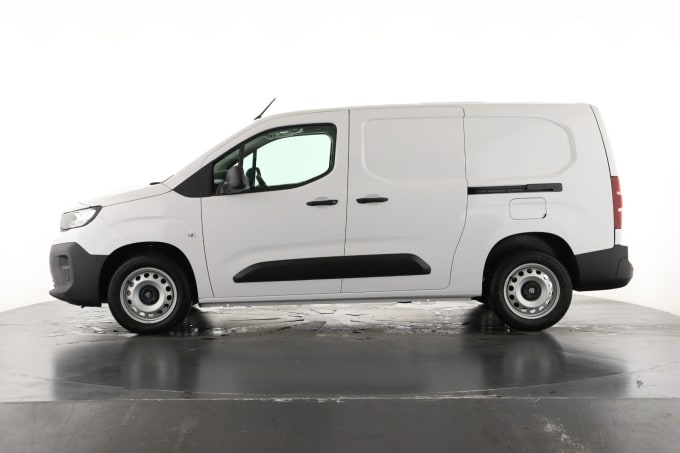 2025 Peugeot Partner
