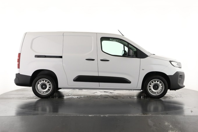 2025 Peugeot Partner