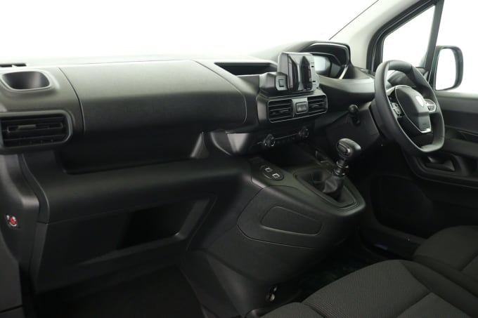 2025 Peugeot Partner