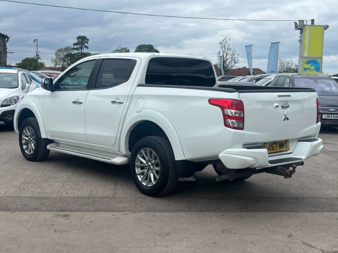 2025 Mitsubishi L200