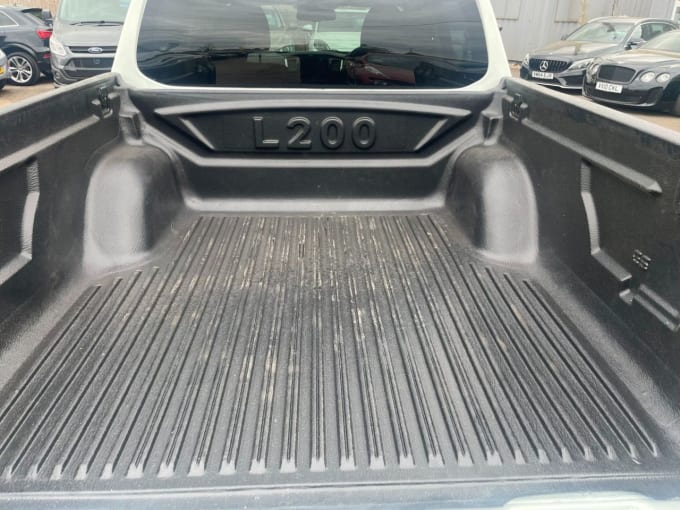 2025 Mitsubishi L200
