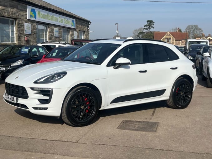 2025 Porsche Macan