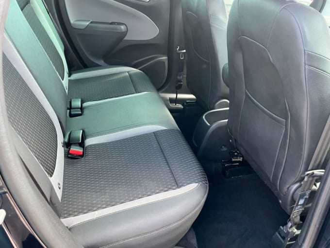 2025 Vauxhall Crossland X